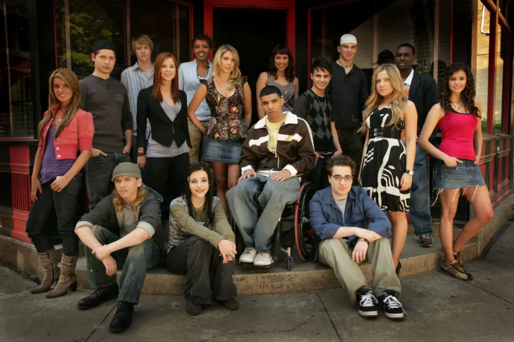 Los actores de Degrassi: The Next Generation se reunieron en el nuevo video musical de Drake