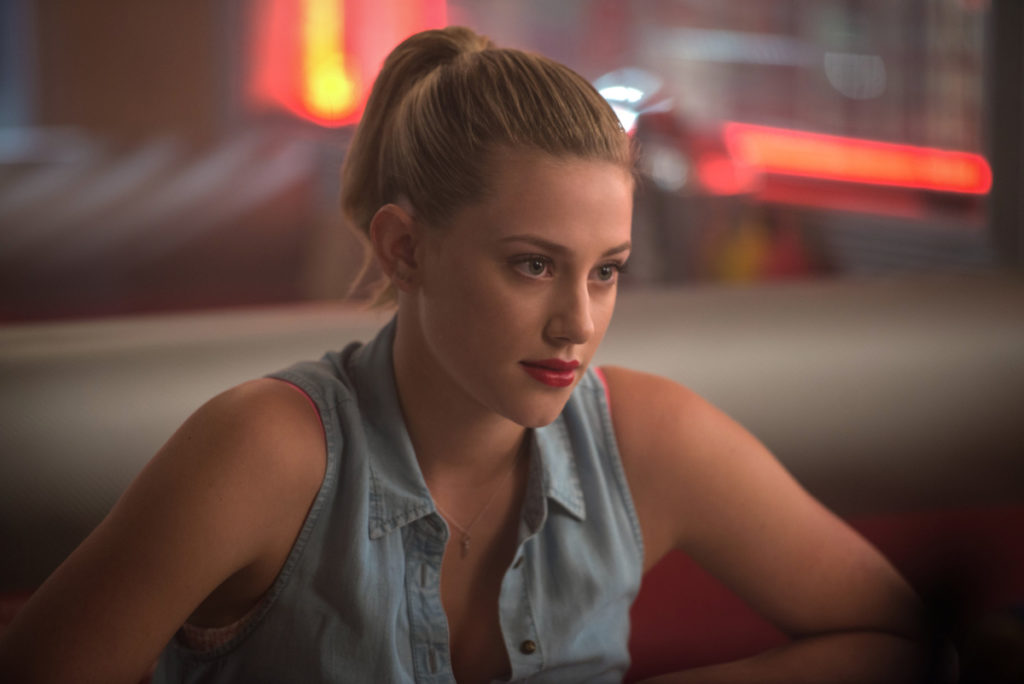 Lili Reinhart espera que su personaje tenga un descanso en la temporada 3