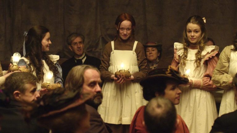 Conoce a los entrañables personajes de este genial coming of age de Netflix