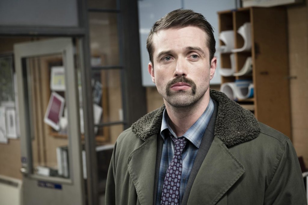 Emmett J. Scanlan se une al elenco de la temporada 2 como el villano Lobo