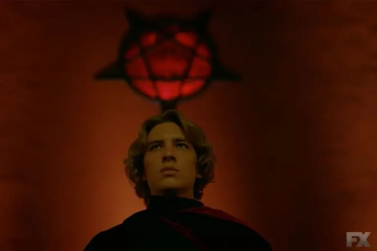 Cody Fern dice que el episodio final de Apocalypse será trágico e impactante