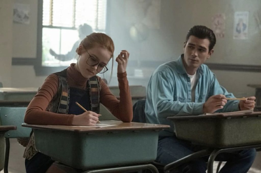 CW presenta el póster oficial y un clip musical del episodio flashback