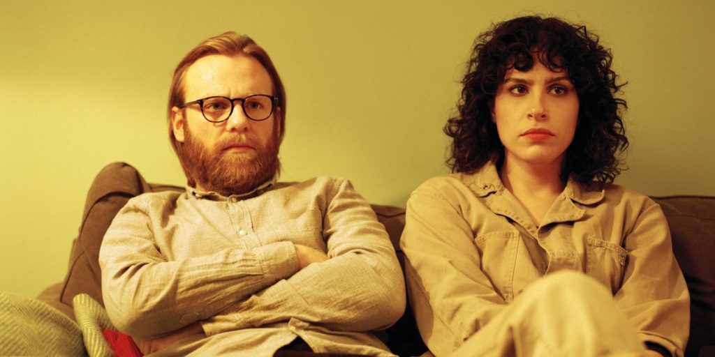 La nueva dramedia inglesa que explora la sexualidad y enfrenta las controversias