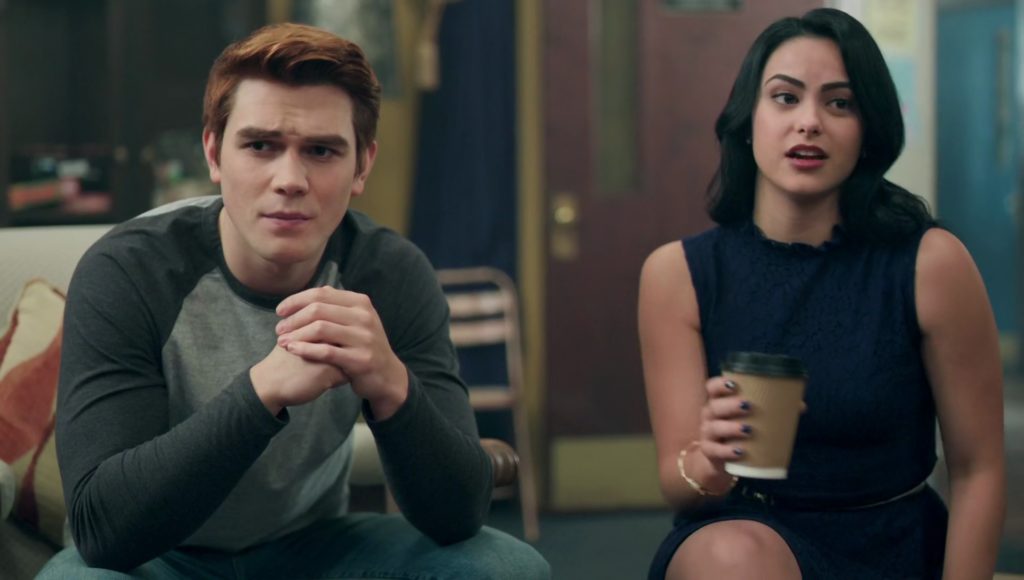 KJ Apa habla sobre el romance entre Reggie y Veronica