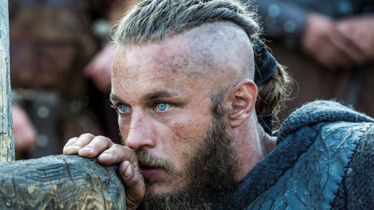 Travis Fimmel protagonizará la serie de ciencia ficción