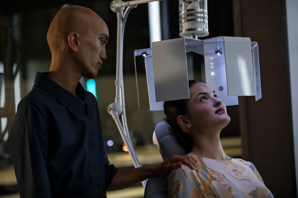 Netflix debuta el tráiler oficial de su serie futurista sobre una aplicación para ligar