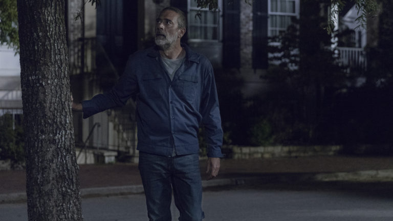 Negan deambuló libremente por el apocalipsis zombie y los fans se expresaron