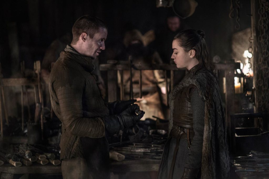 Maisie Williams responde a los fans que se incomodaron por la escena de Arya y Gendry