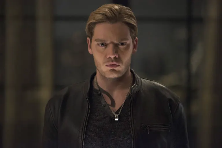 16 datazos para conocer más sobre la vida de Dominic Sherwood