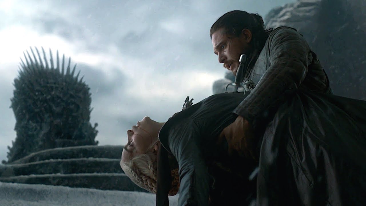 Emilia Clarke y Kit Harington como Daenerys y Jon Snow en Juego de Tronos.