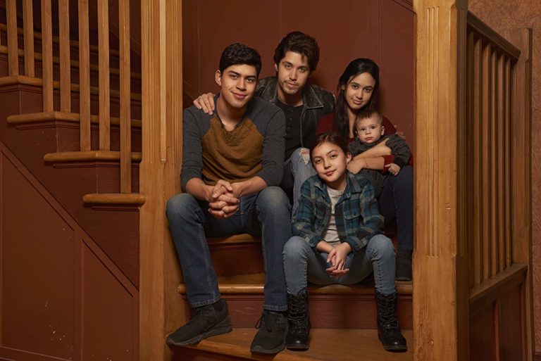 Freeform presenta el tráiler oficial del reboot