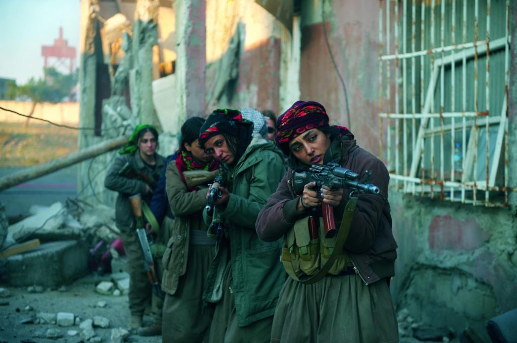 Las hijas del Sol película