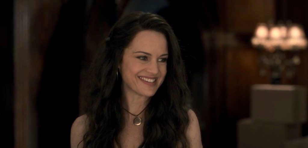 Carla Gugino podría regresar en la segunda temporada