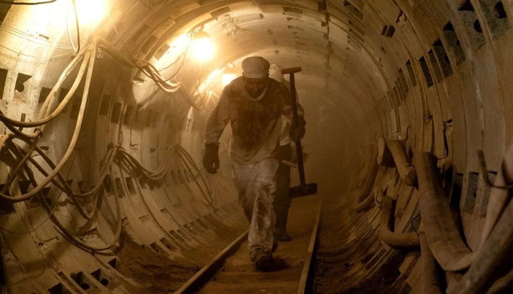 El creador de la miniserie pide a los turistas que sean respetuosos