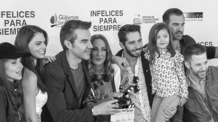 Infelices para siempre película