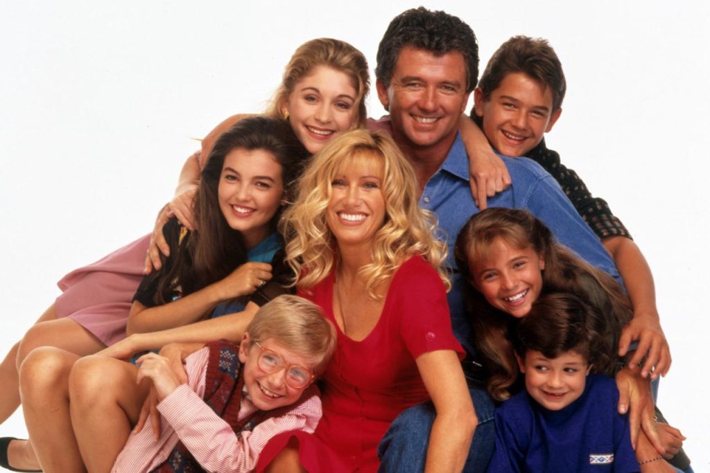 WarnerMedia podría lanzar un reboot de 'Step by Step'