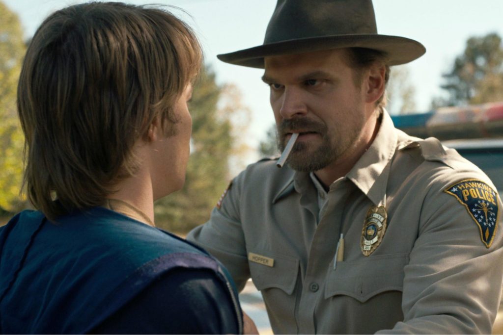 Netflix reducirá el número de personas fumando en su contenido original