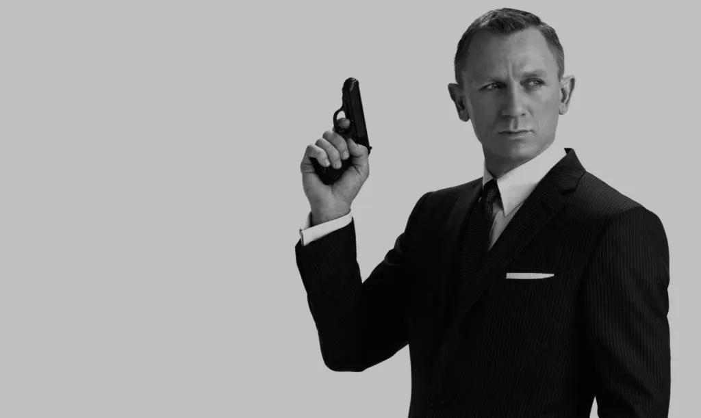 Apple presenta el estreno de Being James Bond