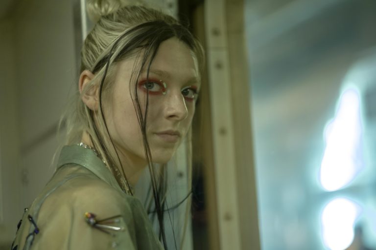 10 Estrellas de la pantalla chica que desafían las visiones anticuadas de género