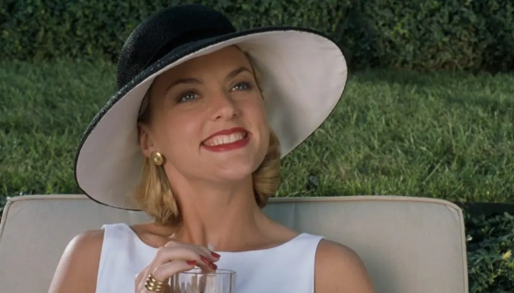 Primera imagen de Elaine Hendrix como la nueva Alexis Carrington