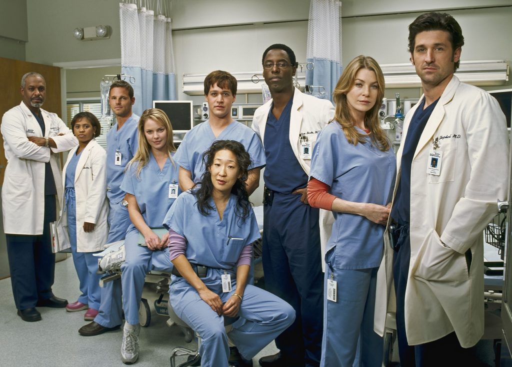 16 cosas sorprendentes que no sabías que sucedieron en el set de la serie protagonizada por Ellen Pompeo