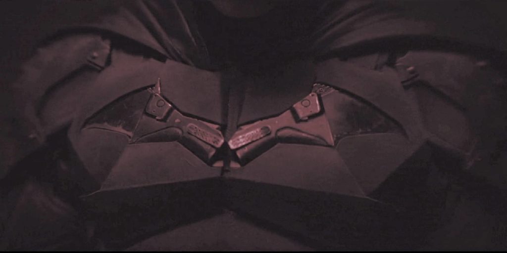 La teoría del momento: el símbolo del traje del Hombre Murciélago sería el arma que mató a sus padres