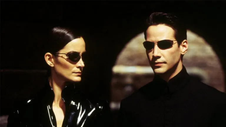 Neo y Trinity comparten una genial escena en este video desde el set