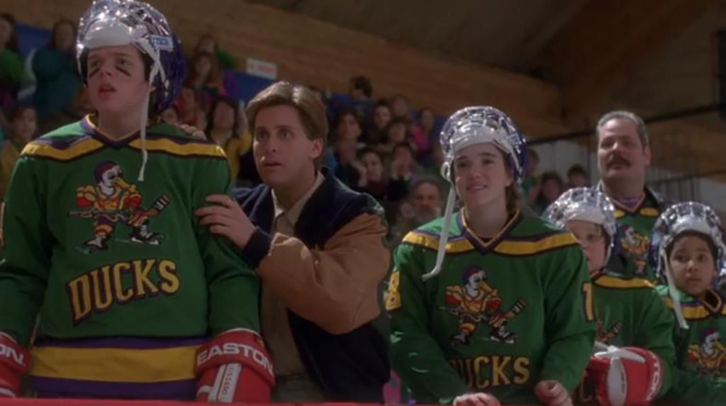 Emilio Estevez volverá a interpretar al Coach Bombay en la serie de Disney