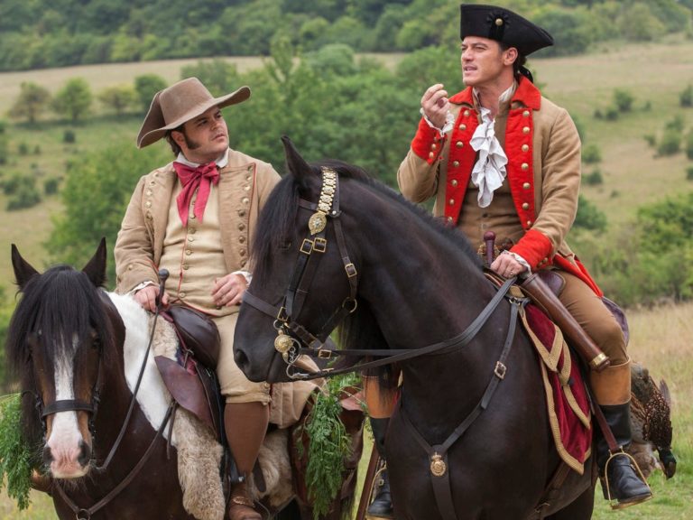 Luke Evans (Gaston) en La Bella y La Bestia