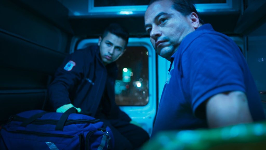 La impactante vida nocturna de una pequeña familia de paramédicos, pero…