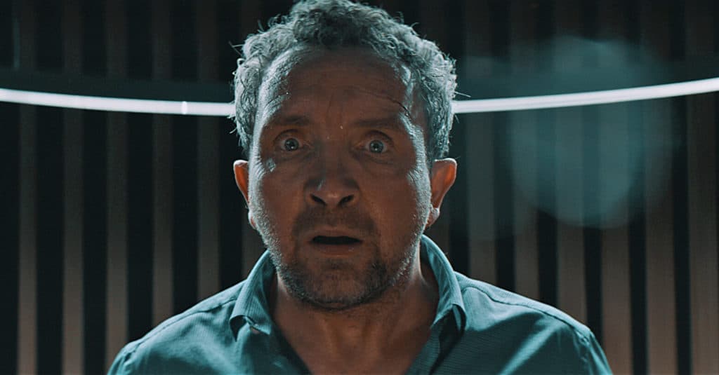 Un claustrofóbico thriller de manufactura española que sorprende, pero...