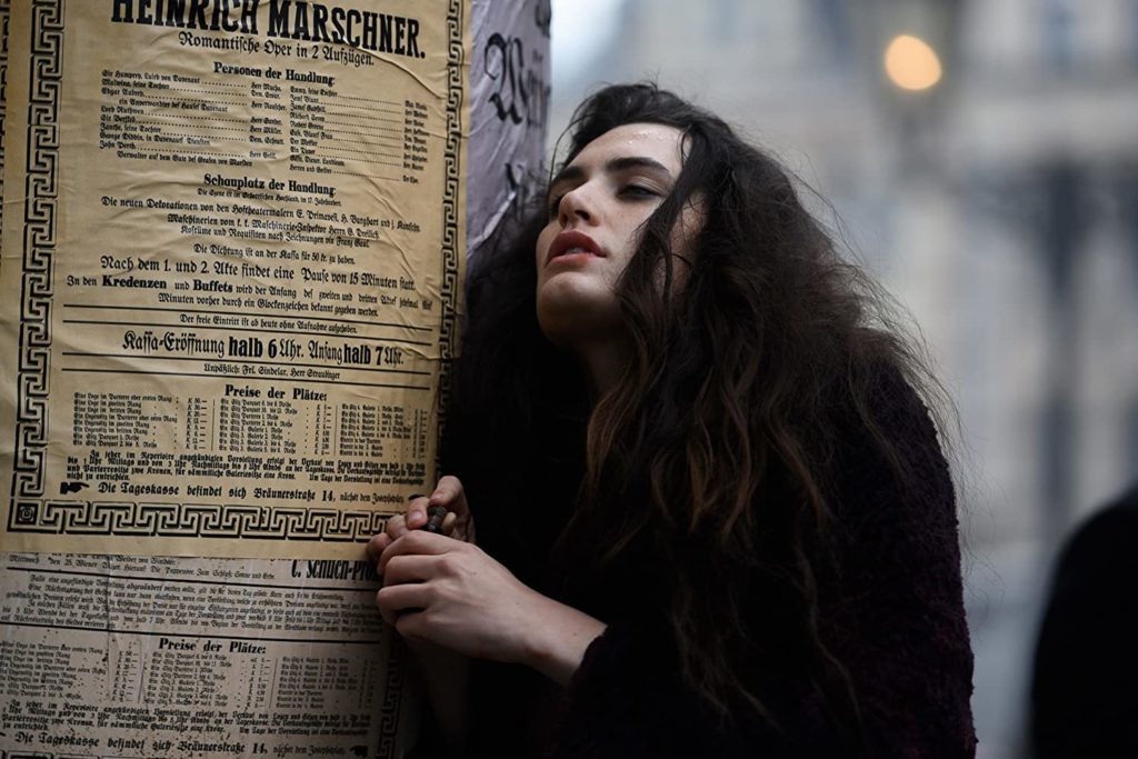 Estas son las razones por las que falló la serie de Netflix sobre el padre del psicoanálisis