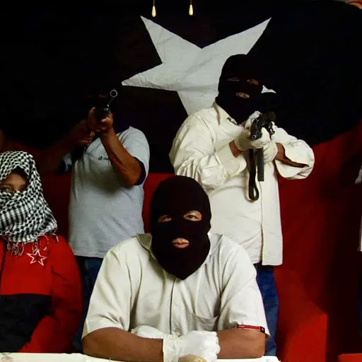 Un breve pero relevante documento de cómo las armas están al servicio del pueblo, pero...
