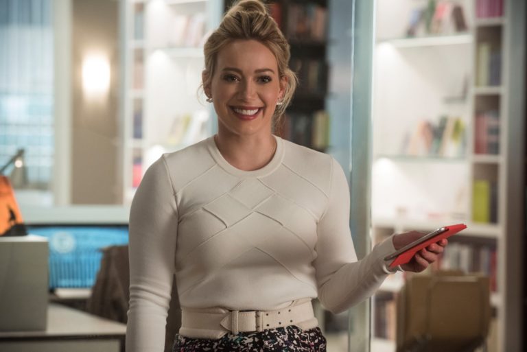 Hilary Duff comparte la primera imagen del elenco de How I Met Your Father