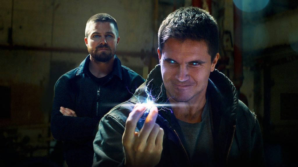 Robbie y Stephen Amell volverán para la secuela