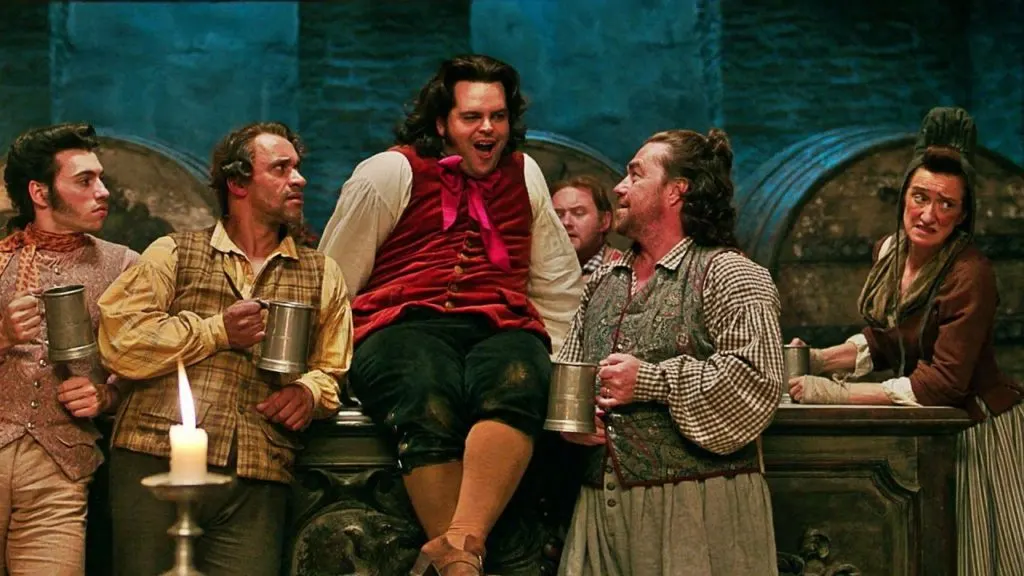 Josh Gad ofrece una actualización de la serie centrada en Gaston y LeFou