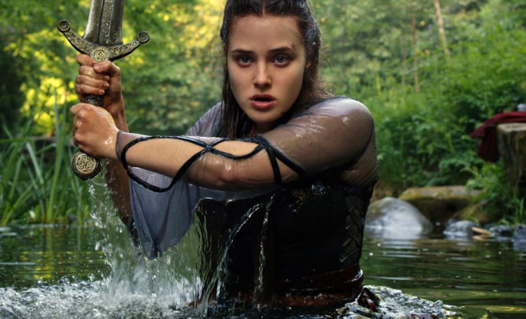 Netflix presenta el póster oficial y las primeras imágenes de la nueva serie de Katherine Langford