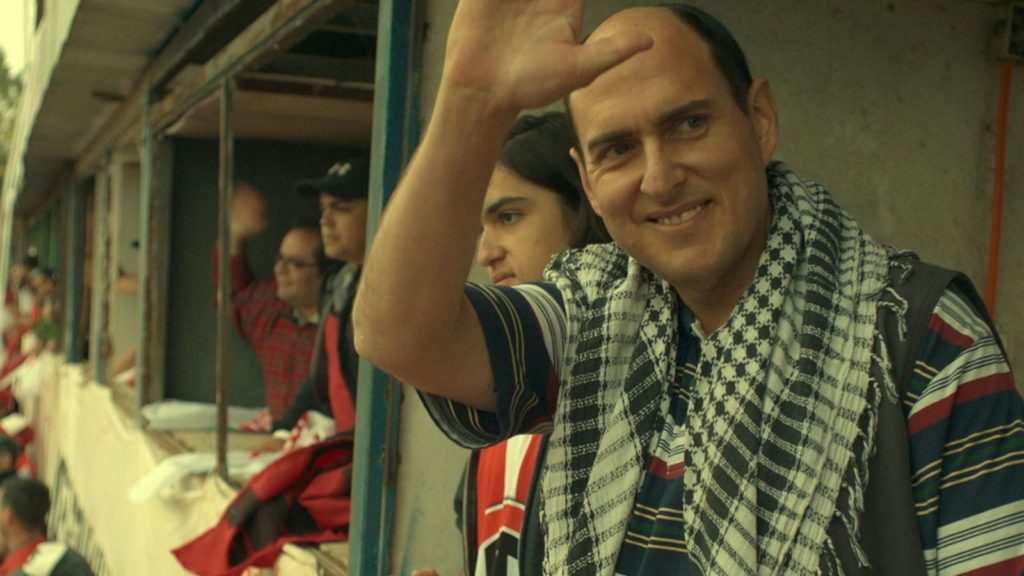 La nueva serie de Amazon desnuda el escándalo más grande del fútbol con mucho humor