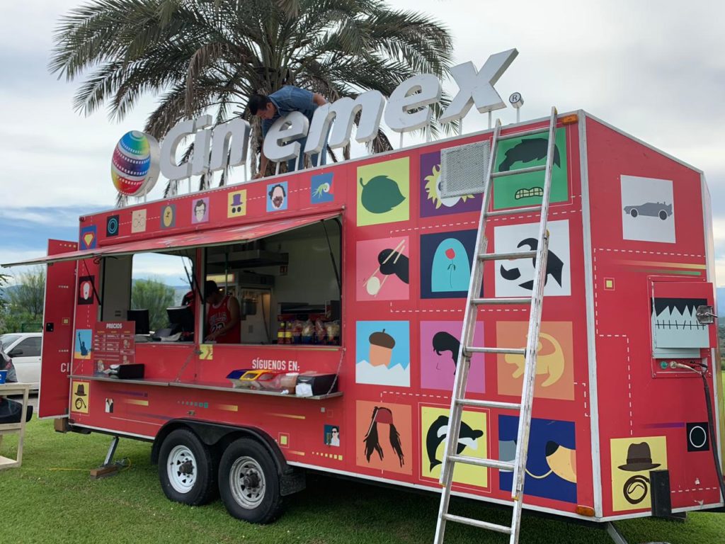 Cinemex lanza su primer autocinema en la CDMX