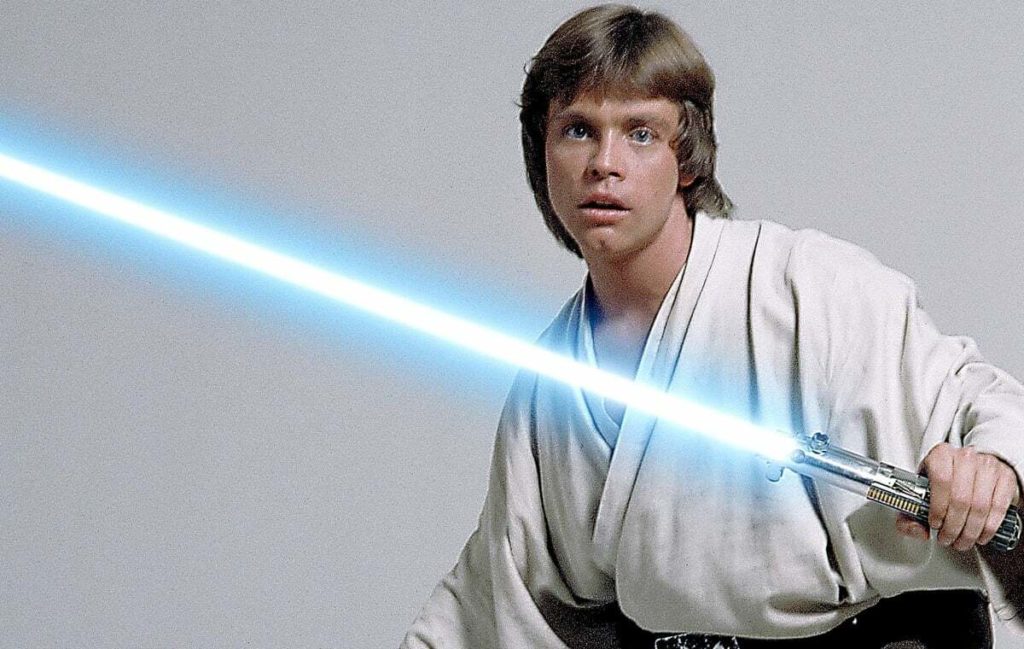 Así luce el libro Star Wars: The Lightsaber Collection