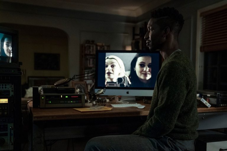 ¿Por qué debes ver Archive 81, la adictiva y atrapante serie de Netflix?