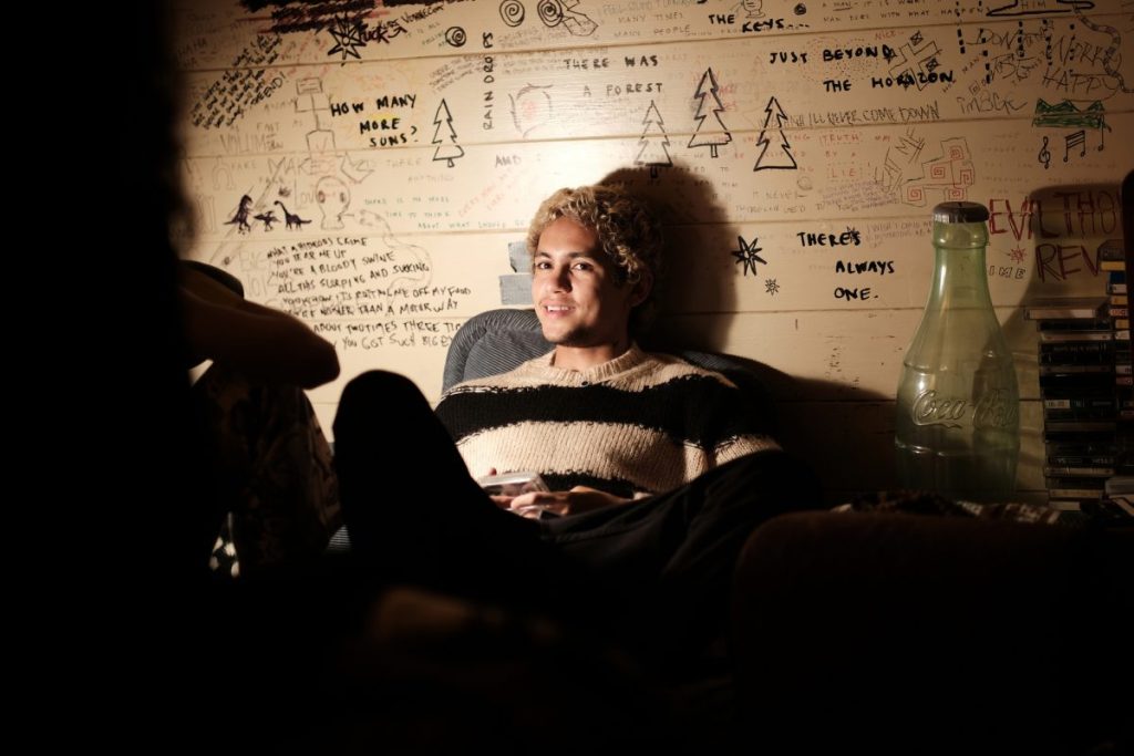 Dominic Fike reacciona a una teoría popular de los fans de Euphoria