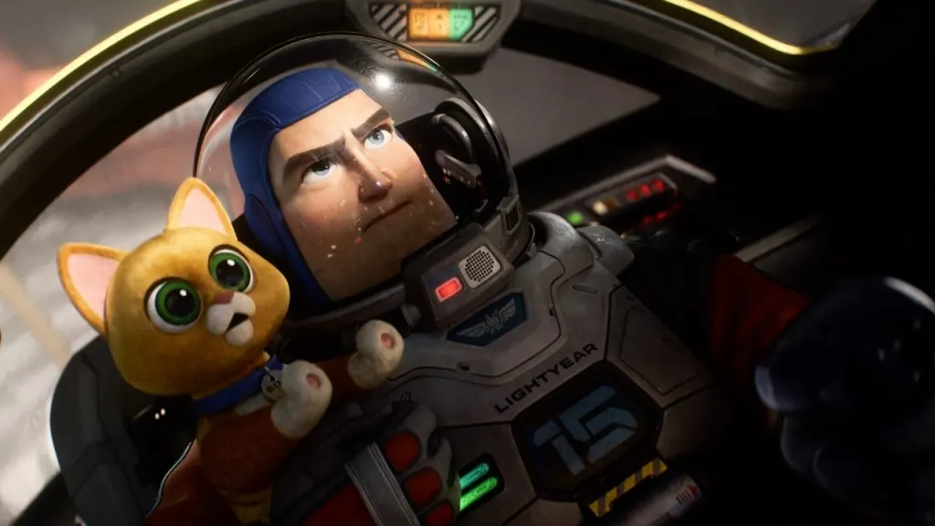 Disney restaura beso lésbico en Lightyear tras la reciente queja de Pixar
