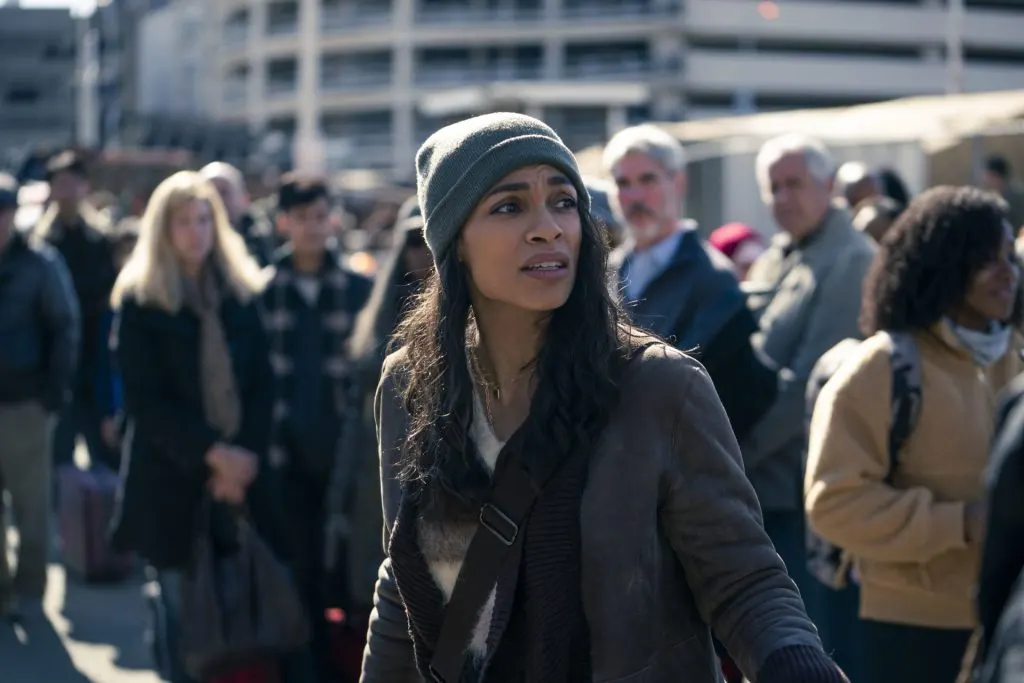 Tráiler oficial y fecha de estreno de DMZ, la nueva serie limitada de Rosario Dawson
