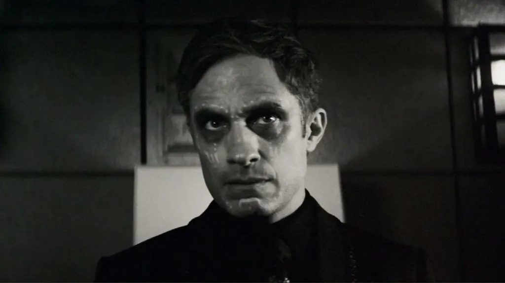 El director de Werewolf by Night compara el especial con The Twilight Zone