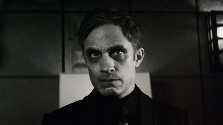 El director de Werewolf by Night compara el especial con The Twilight Zone