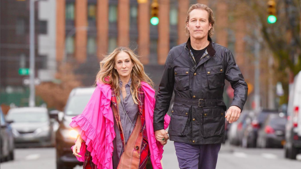 Así luce John Corbett como Aidan en la segunda temporada de And Just Like That…