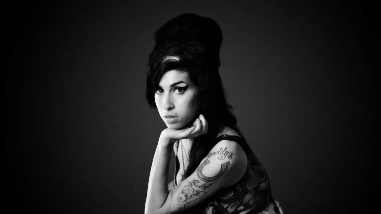 Te vas a sorprender con la primera imagen de la biopic de Amy Winehouse
