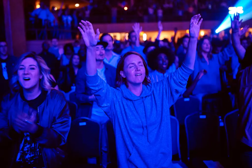 ¡Polémica en puerta! Hillsong: a Megachurch Exposed revela a una secta llena de celebridades