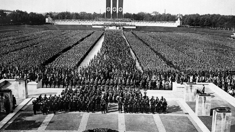 En deuda con el fascismo: el padre de la propaganda, un nuevo género audiovisual